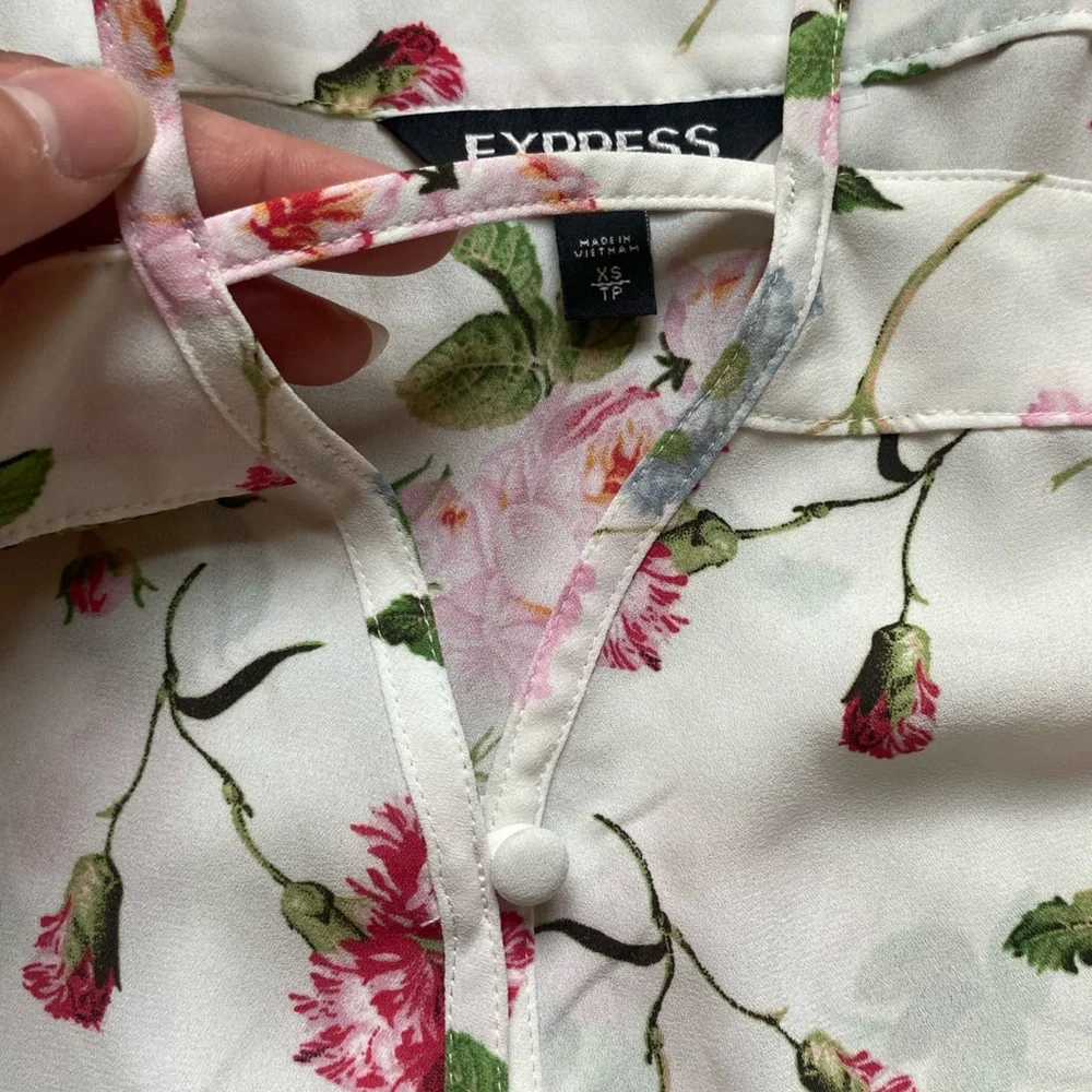 Express Floral Off-Shoulder Blouse - Pink and Green - Picture 4 of 10